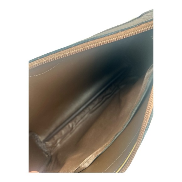 Burberry clutch